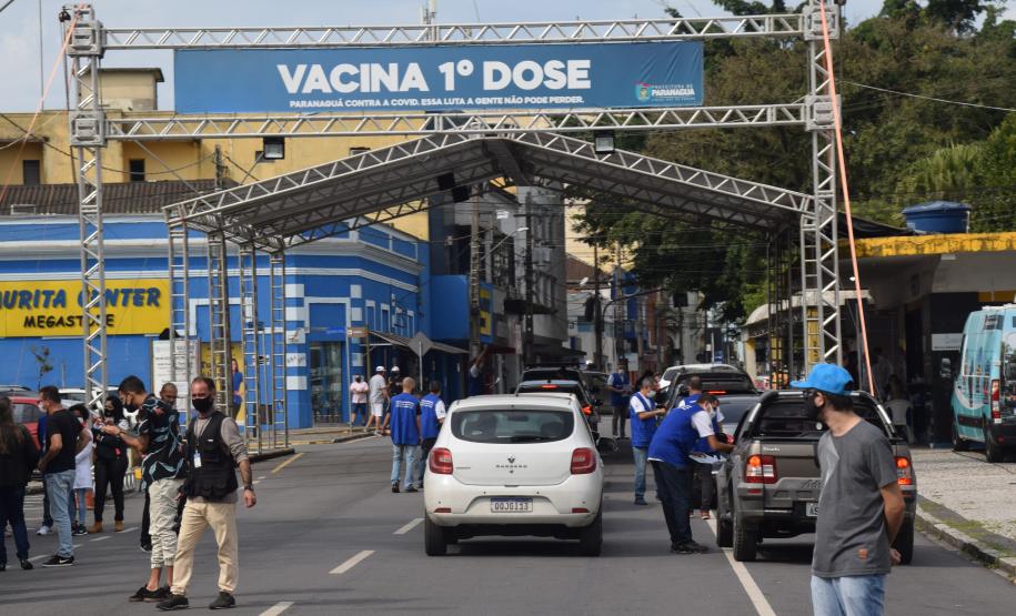 Trabalhadores portuários começam a ser vacinados contra a Covid-19 no Paraná
