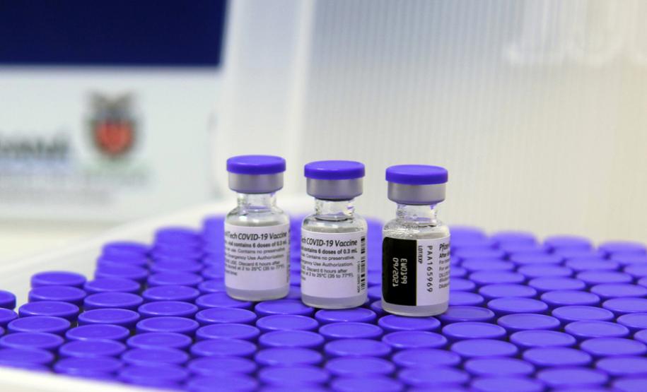 Novo lote prevê quase 400 mil vacinas contra a Covid-19 para o Paraná