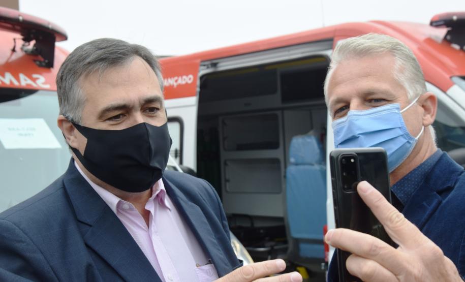 Governo entrega cinco ambulâncias para ampliação do atendimento de Urgência na região de Irati