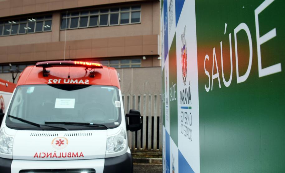 Governo entrega cinco ambulâncias para ampliação do atendimento de Urgência na região de Irati