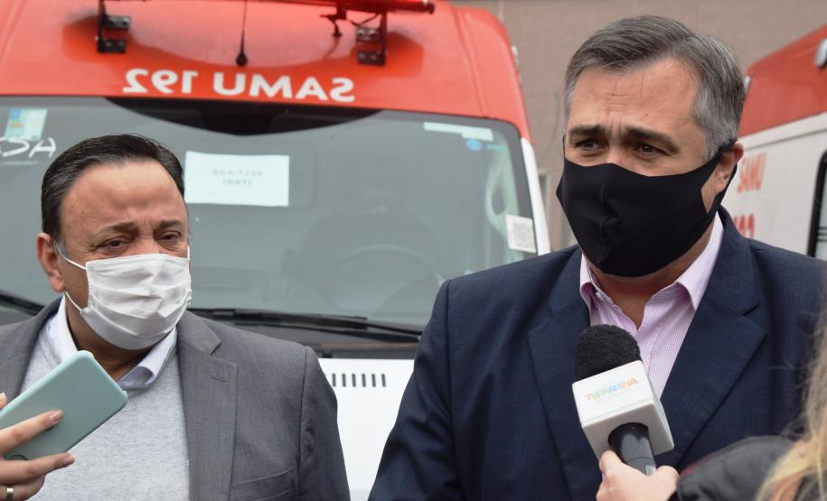 Governo entrega cinco ambulâncias para ampliação do atendimento de Urgência na região de Irati