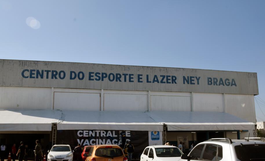 Paraná inicia vacinação contra a Covid-19 em trabalhadores do transporte aéreo