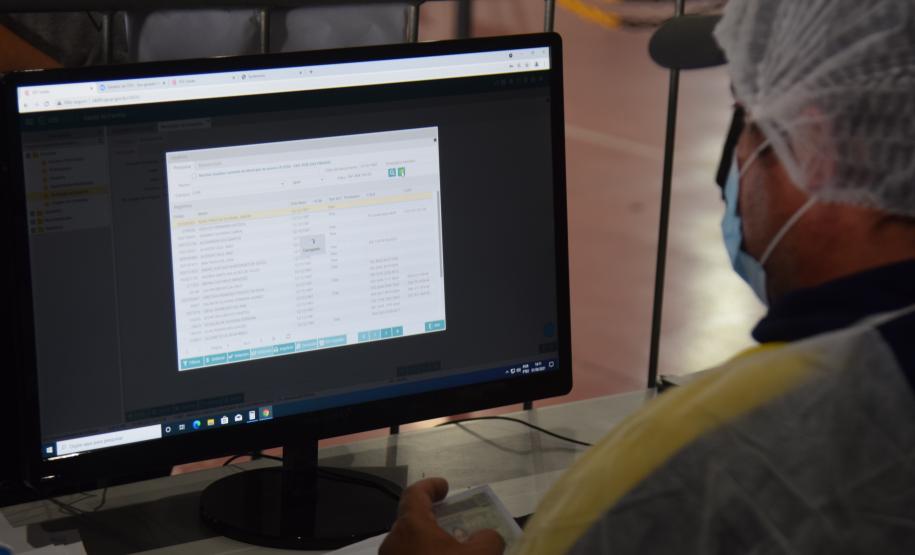 Paraná inicia vacinação contra a Covid-19 em trabalhadores do transporte aéreo