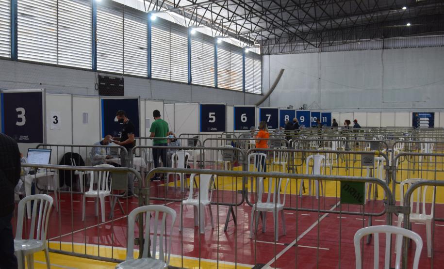 Paraná inicia vacinação contra a Covid-19 em trabalhadores do transporte aéreo
