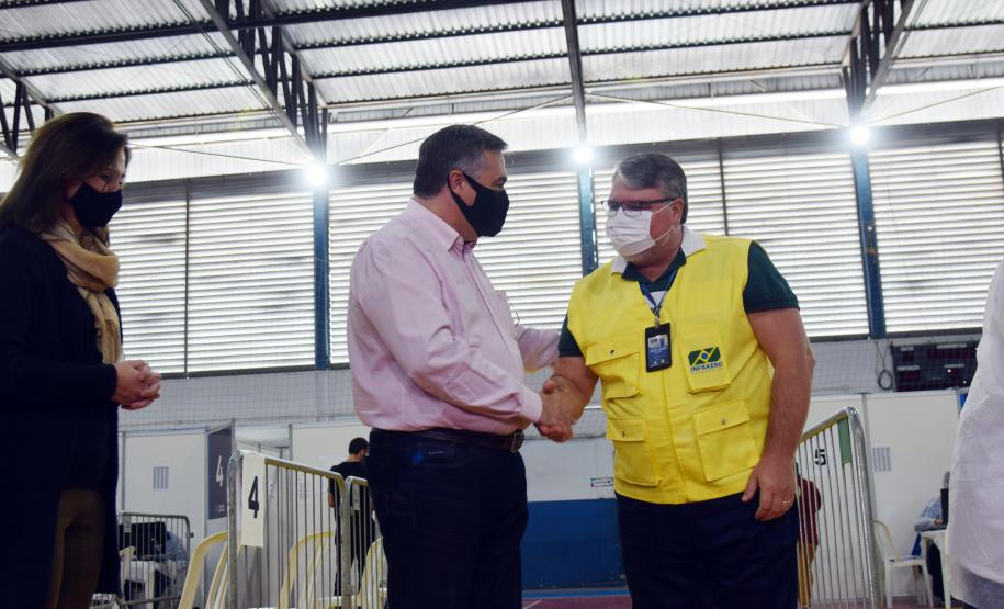 Paraná inicia vacinação contra a Covid-19 em trabalhadores do transporte aéreo