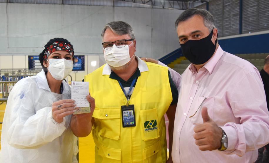 Paraná inicia vacinação contra a Covid-19 em trabalhadores do transporte aéreo