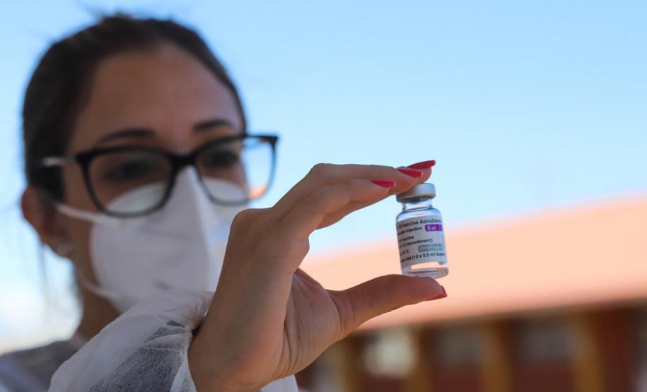 Novo lote com 360 mil doses de AstraZeneca chega nesta quarta-feira ao Paraná