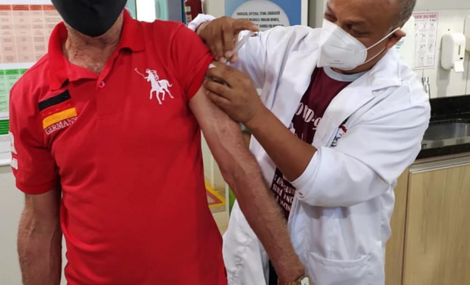 Municípios do Paraná vacinam contra a Covid-10 durante todo o feriado prolongado