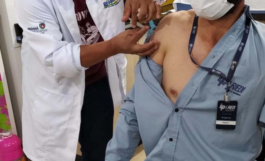 Municípios do Paraná vacinam contra a Covid-10 durante todo o feriado prolongado
