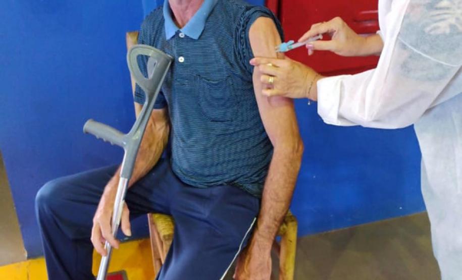 Municípios do Paraná vacinam contra a Covid-10 durante todo o feriado prolongado
