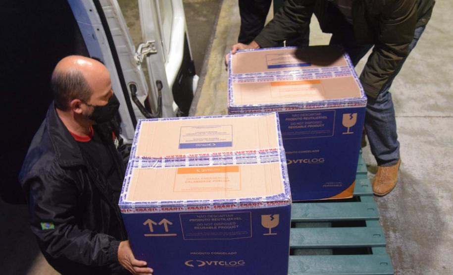 Paraná recebe novo lote com 145 mil vacinas da Pfizer contra a Covid-19