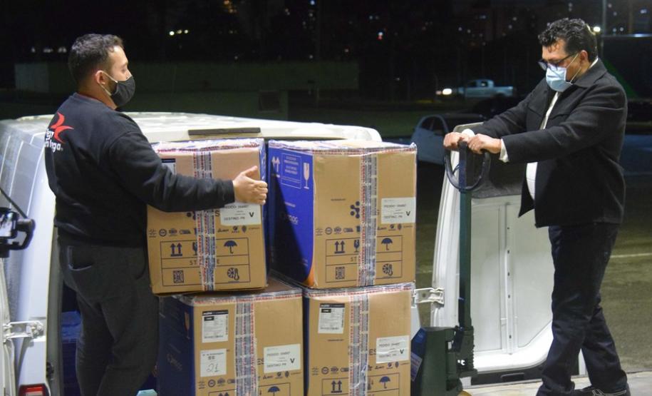 Paraná recebe novo lote com 145 mil vacinas da Pfizer contra a Covid-19