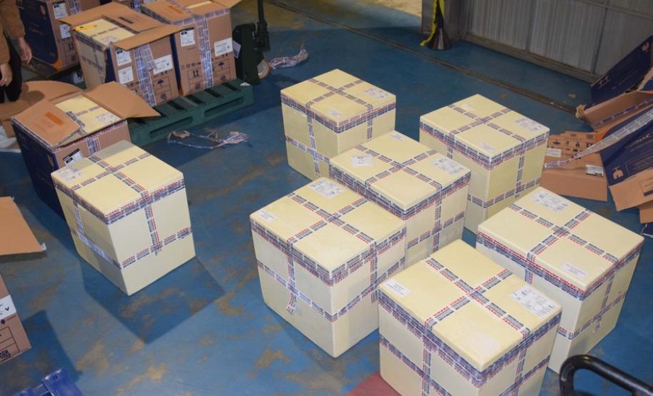 Paraná recebe novo lote com 145 mil vacinas da Pfizer contra a Covid-19