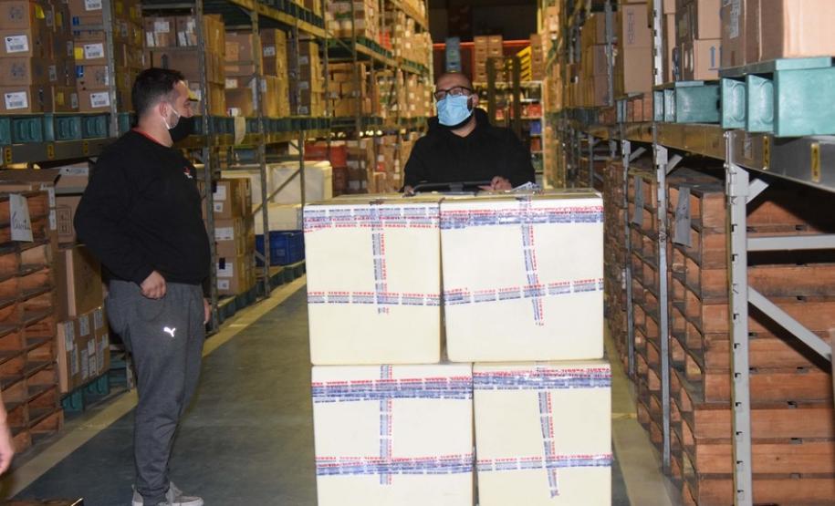 Paraná recebe novo lote com 145 mil vacinas da Pfizer contra a Covid-19