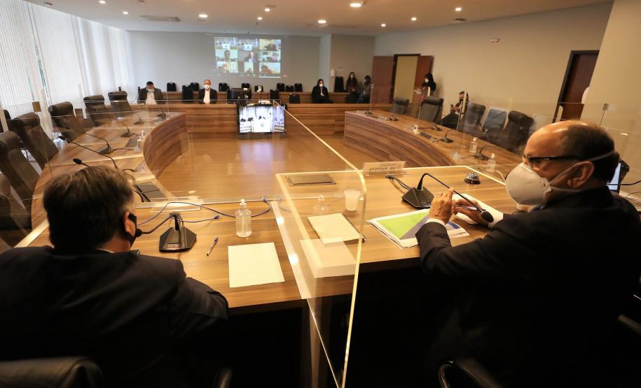 Saúde já assegurou R$ 1,3 bilhão em investimentos; combate a Covid-19 é destaque na prestação de contas da Alep