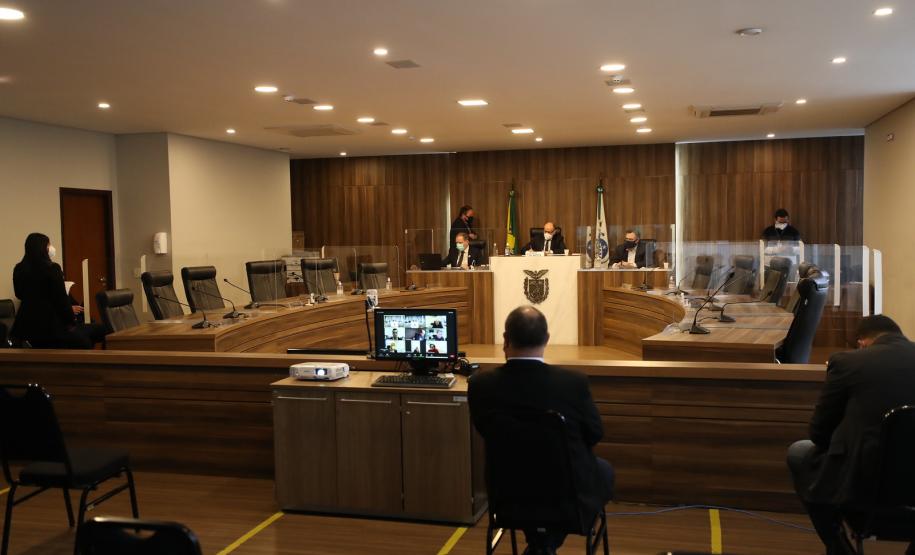 Saúde já assegurou R$ 1,3 bilhão em investimentos; combate a Covid-19 é destaque na prestação de contas da Alep