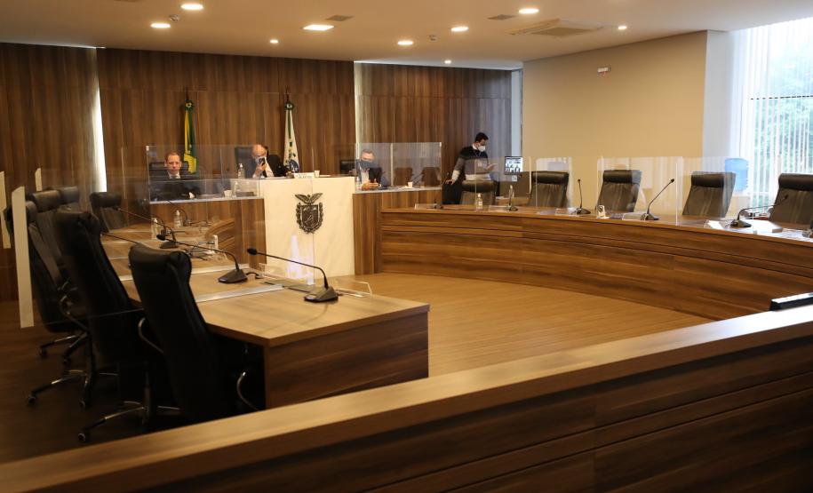 Saúde já assegurou R$ 1,3 bilhão em investimentos; combate a Covid-19 é destaque na prestação de contas da Alep