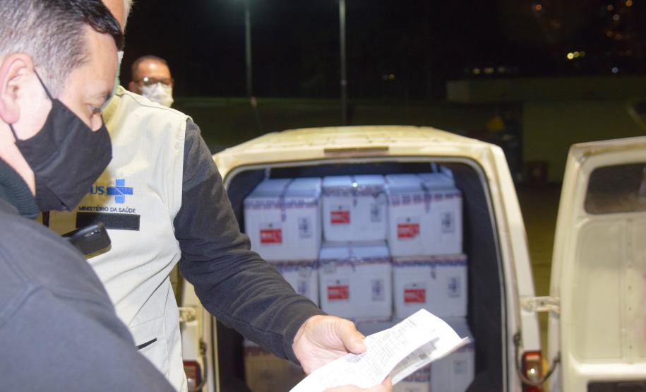 Mais 238 mil vacinas contra a Covid-19 chegam ao Paraná e Estado ultrapassa 6 milhões de doses recebidas