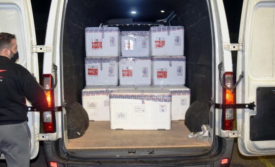 Mais 238 mil vacinas contra a Covid-19 chegam ao Paraná e Estado ultrapassa 6 milhões de doses recebidas