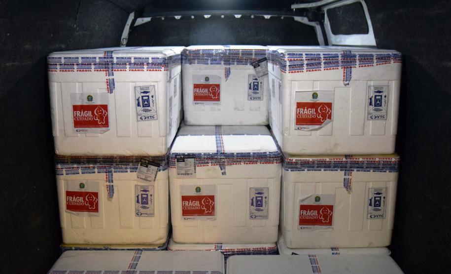 Mais 238 mil vacinas contra a Covid-19 chegam ao Paraná e Estado ultrapassa 6 milhões de doses recebidas