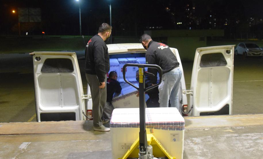 Mais 238 mil vacinas contra a Covid-19 chegam ao Paraná e Estado ultrapassa 6 milhões de doses recebidas