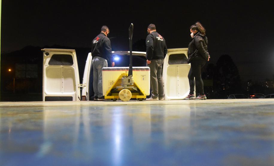 Mais 238 mil vacinas contra a Covid-19 chegam ao Paraná e Estado ultrapassa 6 milhões de doses recebidas