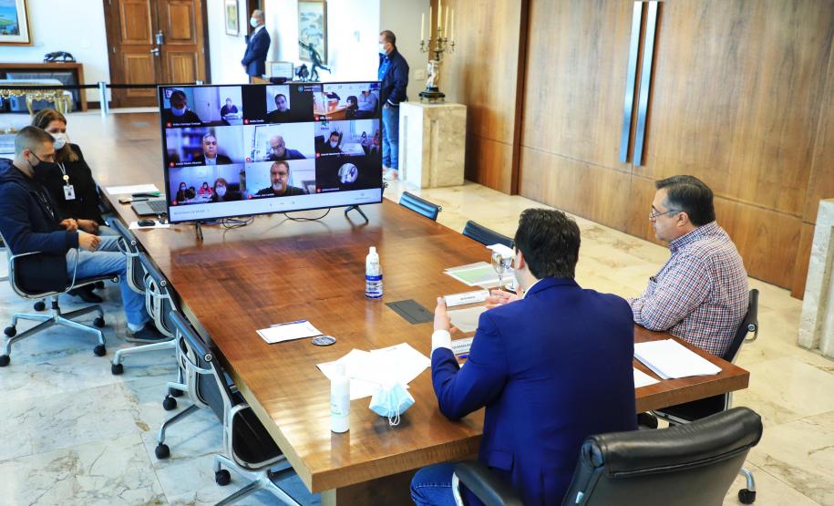 Estado firma pacto com municípios para acelerar o ritmo da vacinação contra a Covid-19