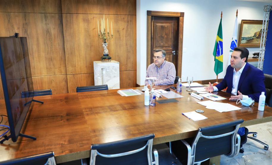 Estado firma pacto com municípios para acelerar o ritmo da vacinação contra a Covid-19