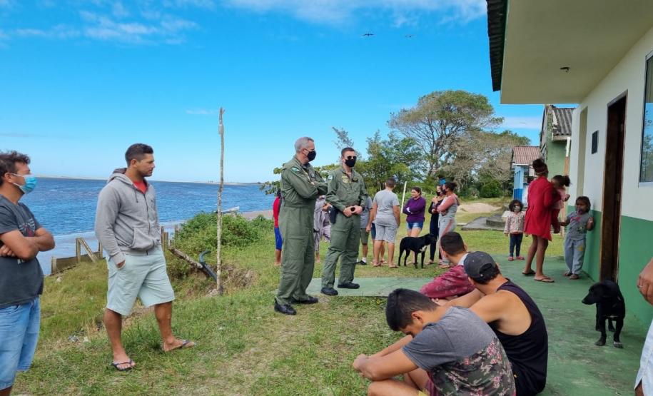Comunidades Ribeirinhas recebem vacina contra a Covid-19 em Guaraqueçaba