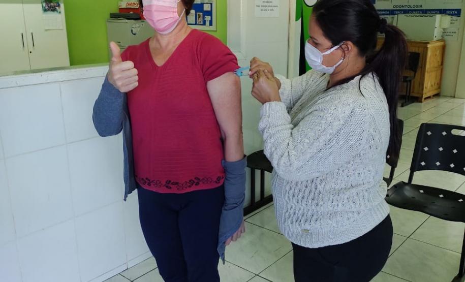 Municípios aderem campanha de domingo a domingo e população é vacinada contra a Covid-19 neste sábado