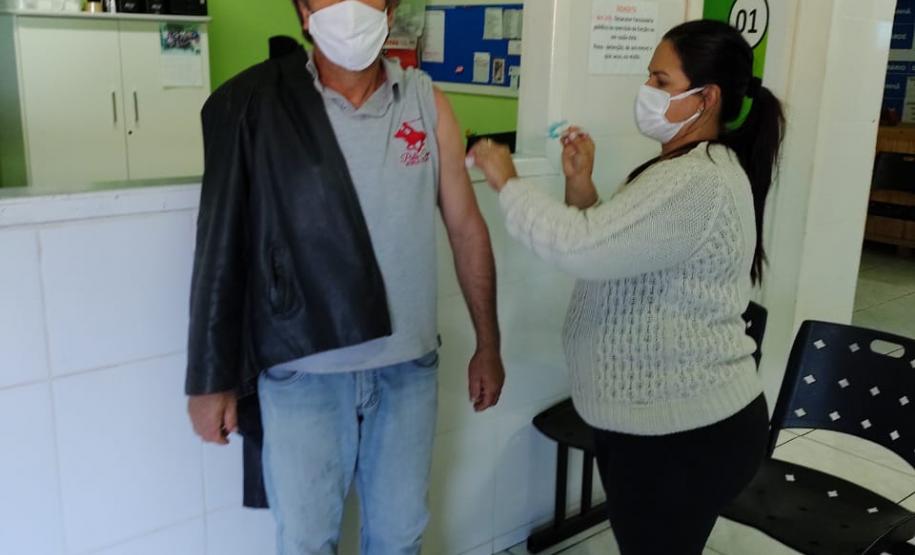 Municípios aderem campanha de domingo a domingo e população é vacinada contra a Covid-19 neste sábado