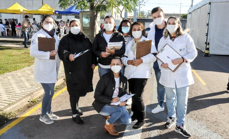 Municípios aderem campanha de domingo a domingo e população é vacinada contra a Covid-19 neste sábado