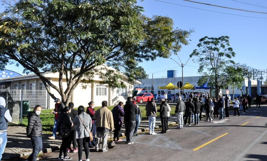 Municípios aderem campanha de domingo a domingo e população é vacinada contra a Covid-19 neste sábado