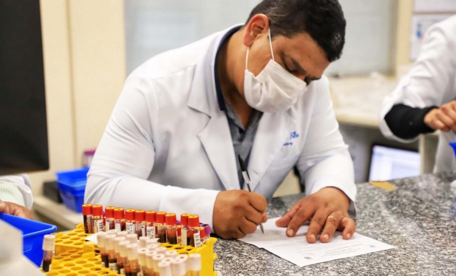 Com estoque 40% abaixo do ideal, Hemepar faz apelo à população para doar sangue.