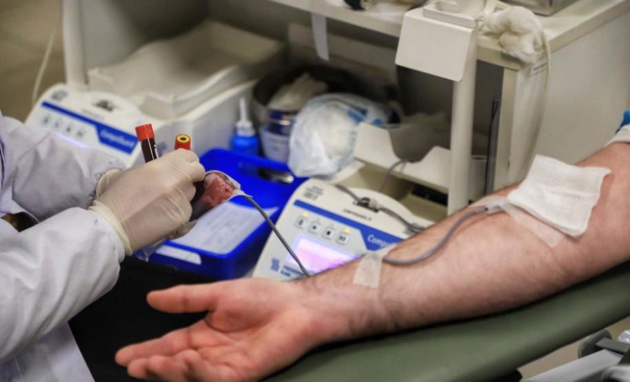 Com estoque 40% abaixo do ideal, Hemepar faz apelo à população para doar sangue.