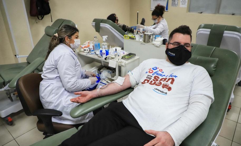 Com estoque 40% abaixo do ideal, Hemepar faz apelo à população para doar sangue.