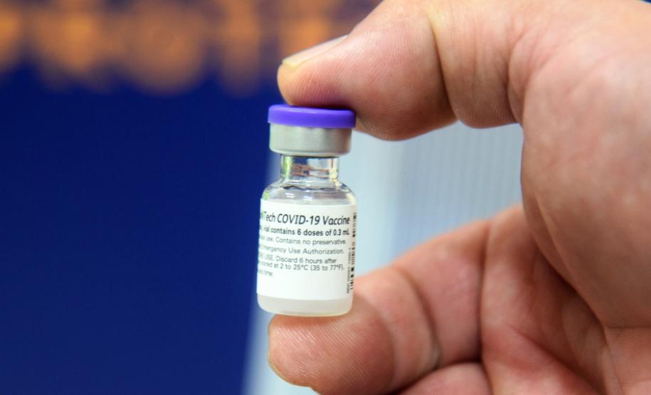 Parte das novas vacinas contra a Covid-19 chega ao Paraná já nesta quinta