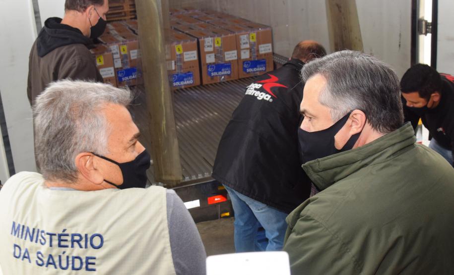 Paraná recebe 234 mil vacinas contra a Covid-19; doses da Pfizer vão para os 399 municípios