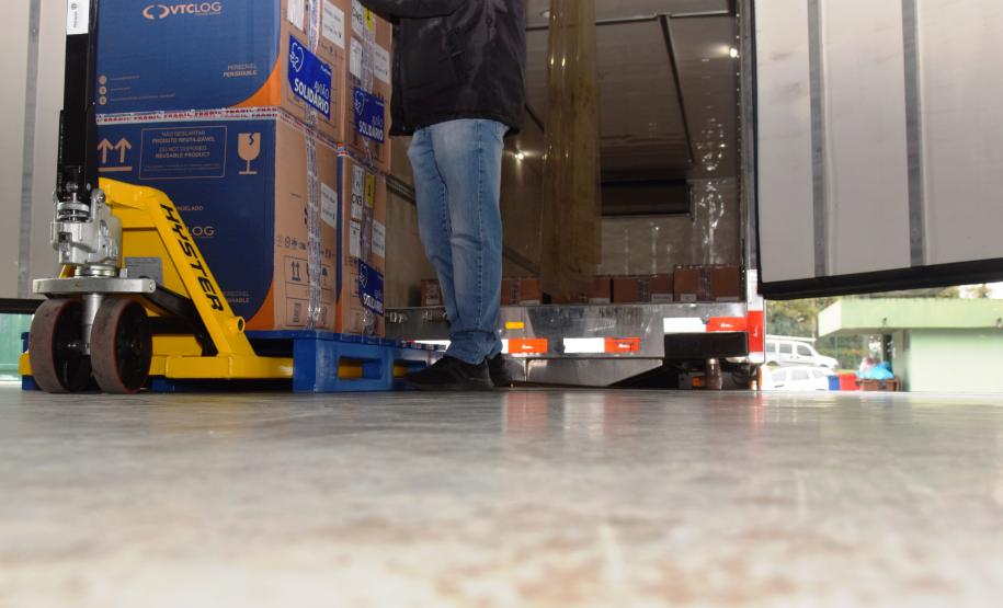 Paraná recebe 234 mil vacinas contra a Covid-19; doses da Pfizer vão para os 399 municípios