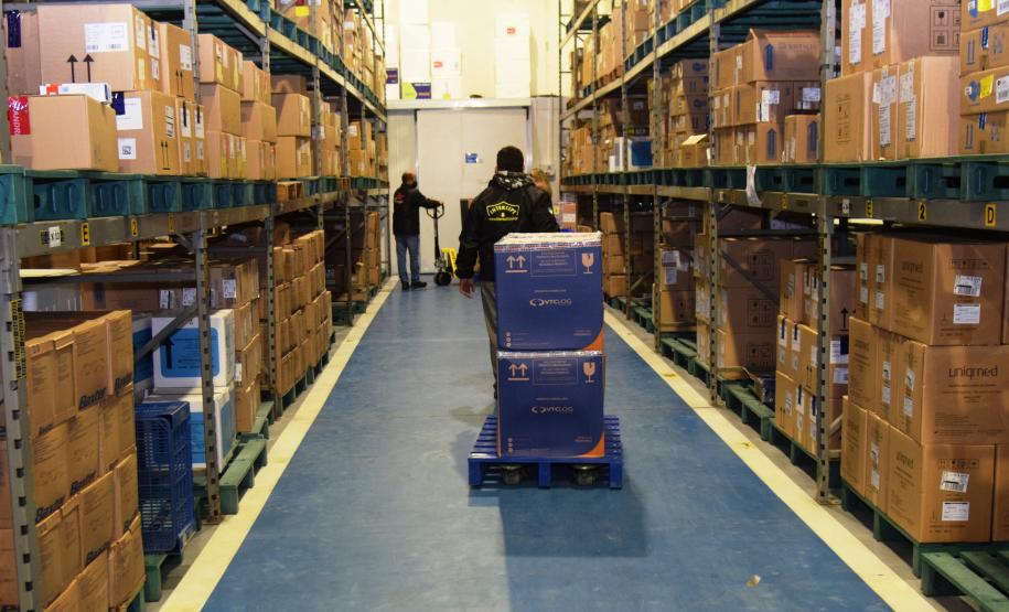 Paraná recebe 234 mil vacinas contra a Covid-19; doses da Pfizer vão para os 399 municípios