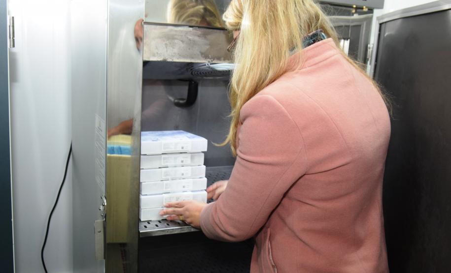Paraná recebe 234 mil vacinas contra a Covid-19; doses da Pfizer vão para os 399 municípios