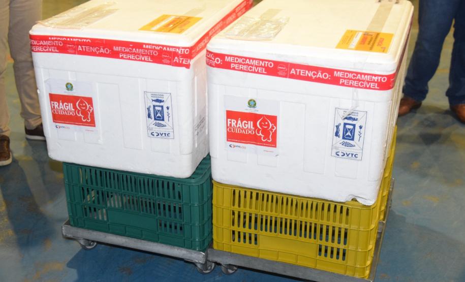 Governo do Estado entrega seringas e mais doses de vacina contra a Covid-19 para Curitiba em menos de oito horas