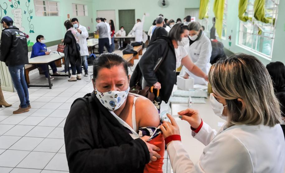 Campanha de Domingo a Domingo registra mais de 76 mil doses de vacina contra a Covid-19 neste final de semana