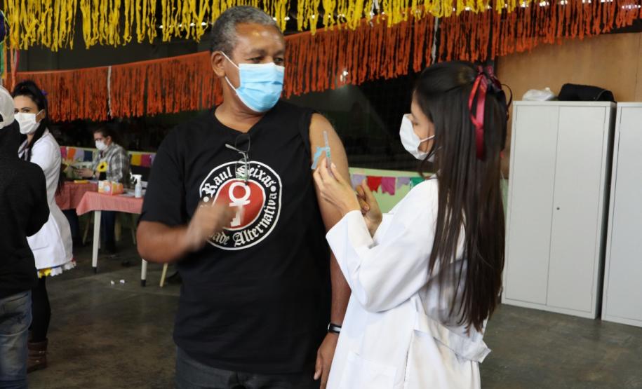Campanha de Domingo a Domingo registra mais de 76 mil doses de vacina contra a Covid-19 neste final de semana