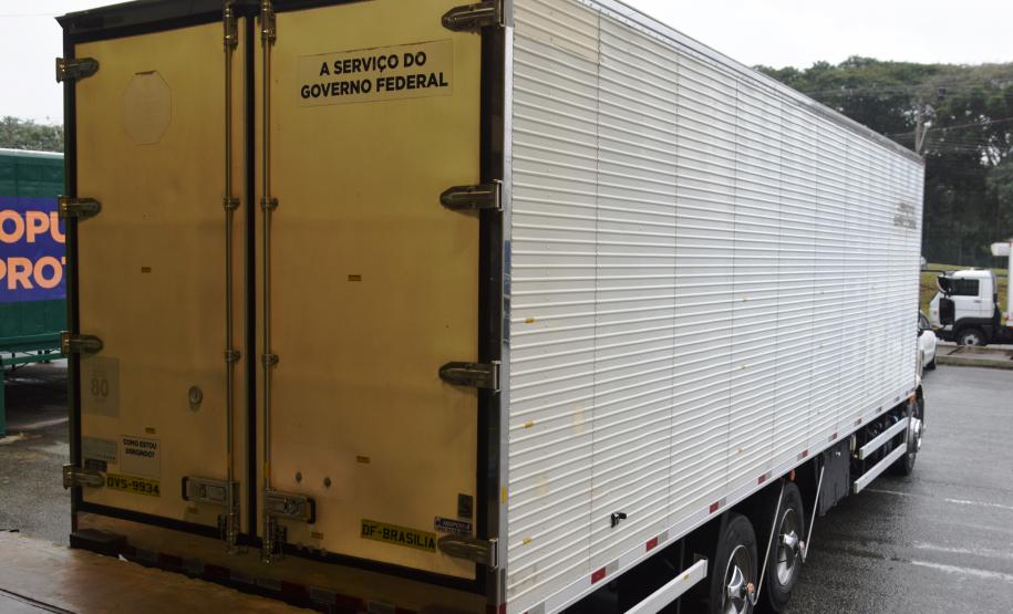 451,7 mil vacinas chegam ao Paraná; Cemepar separa as doses para os municípios