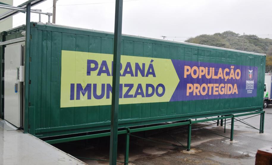 451,7 mil vacinas chegam ao Paraná; Cemepar separa as doses para os municípios