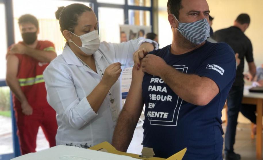 Campanha “De domingo a domingo” registra mais de 952 mil doses aplicadas aos finais de semana no Paraná