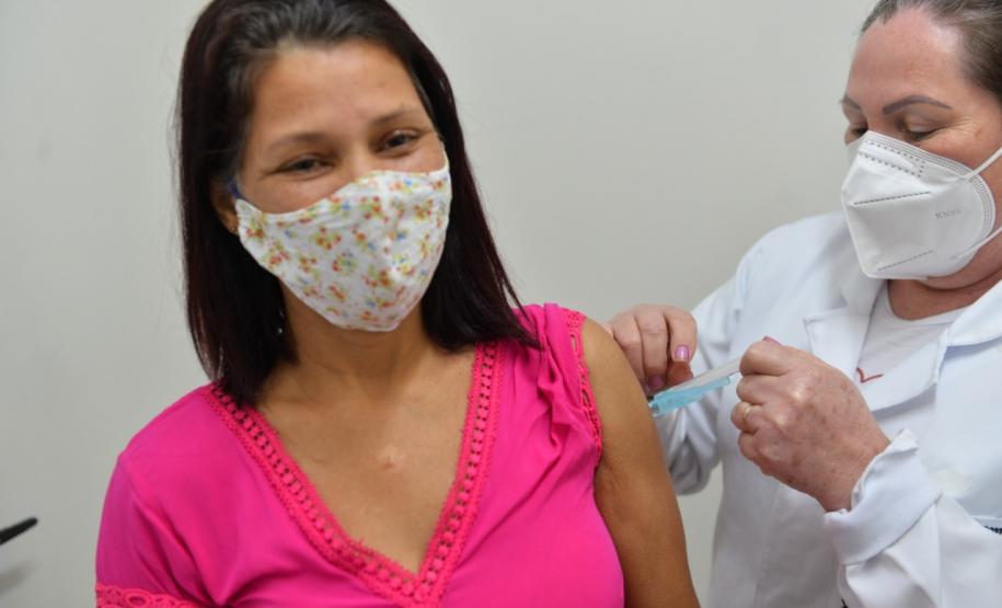 Campanha “De domingo a domingo” registra mais de 952 mil doses aplicadas aos finais de semana no Paraná