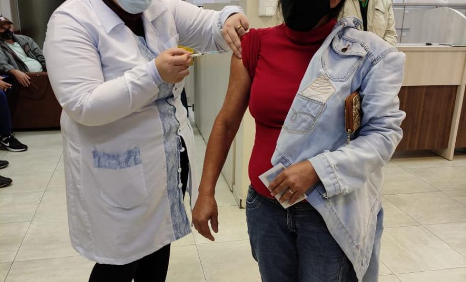Campanha “De domingo a domingo” registra mais de 952 mil doses aplicadas aos finais de semana no Paraná