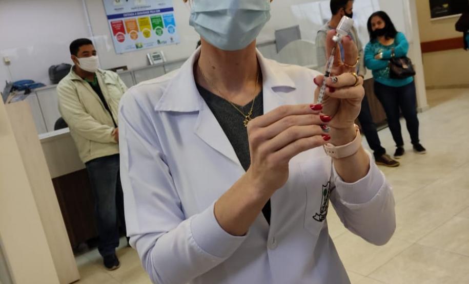 Campanha “De domingo a domingo” registra mais de 952 mil doses aplicadas aos finais de semana no Paraná